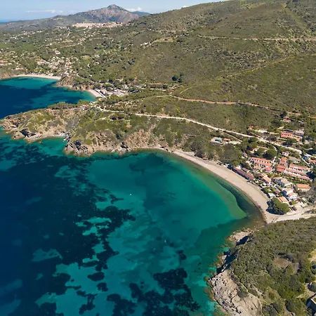 Mirella Un Panorama Sull'innamorata - Goelba Capoliveri (Isola d'Elba)